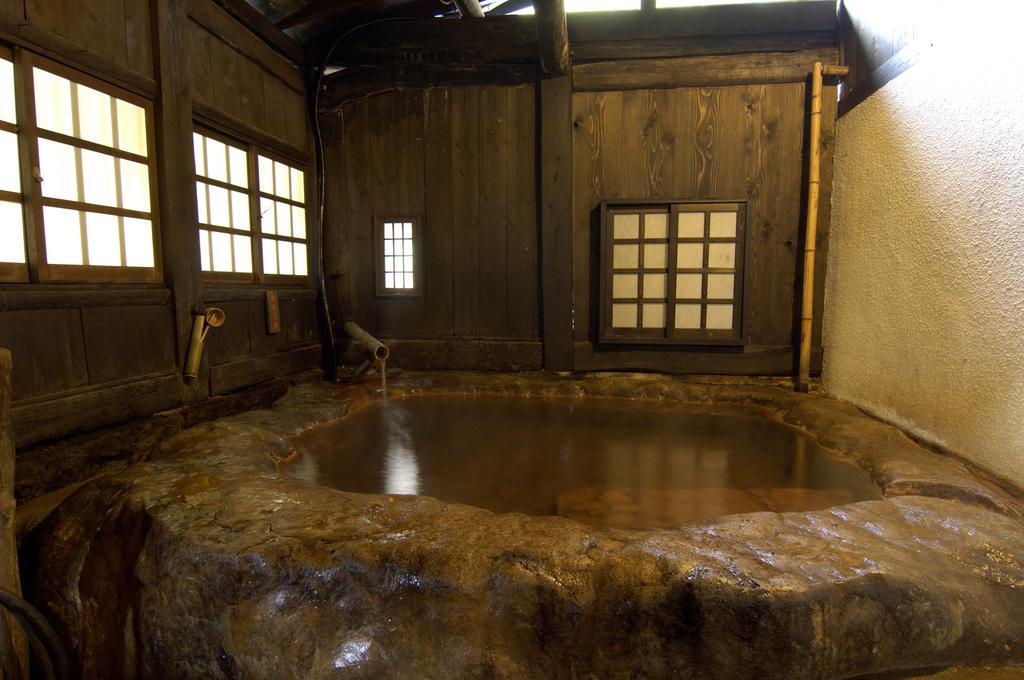 Kurokawa Onsen Yama No Yado Shinmeikan Minamioguni Exterior photo