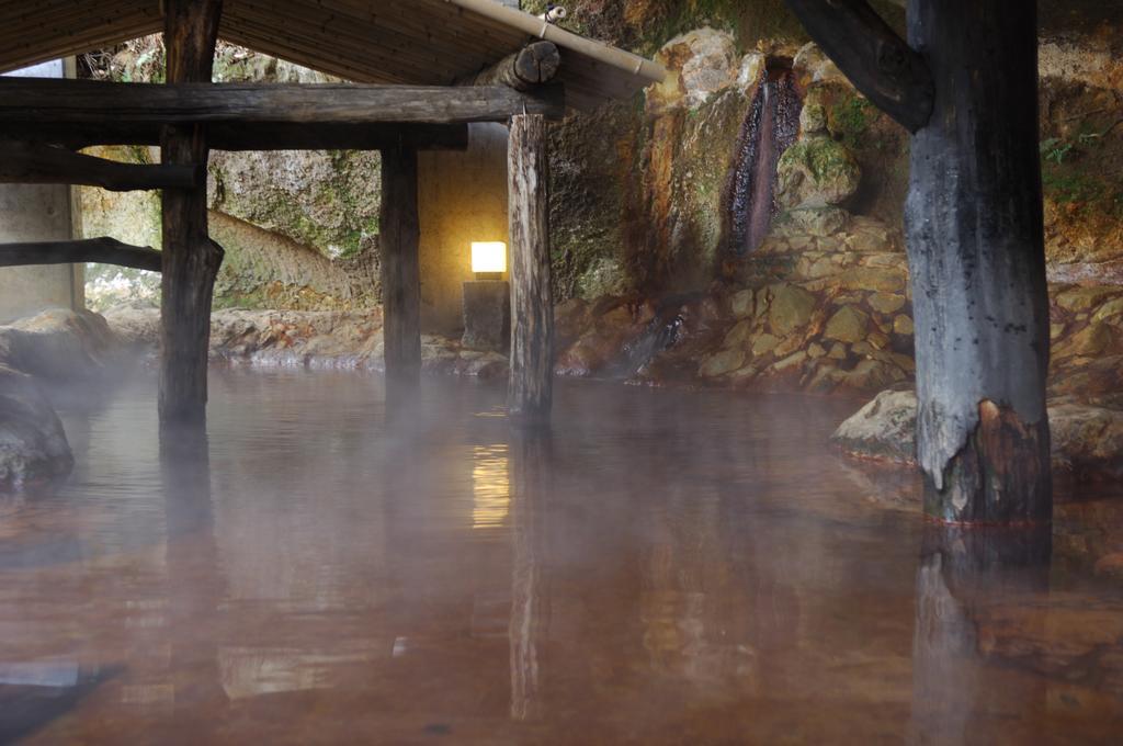 Kurokawa Onsen Yama No Yado Shinmeikan Minamioguni Exterior photo